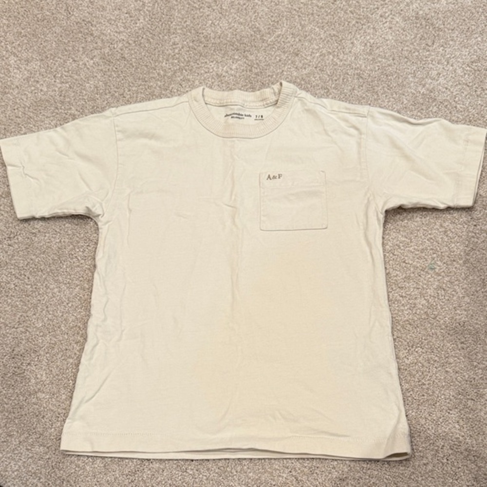 Abercrombie & Fitch Kids Boys Cream Pocket Tee Size 7 Short Sleeve Shirt